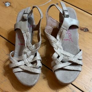 Jellypop Beige Braided Sandals